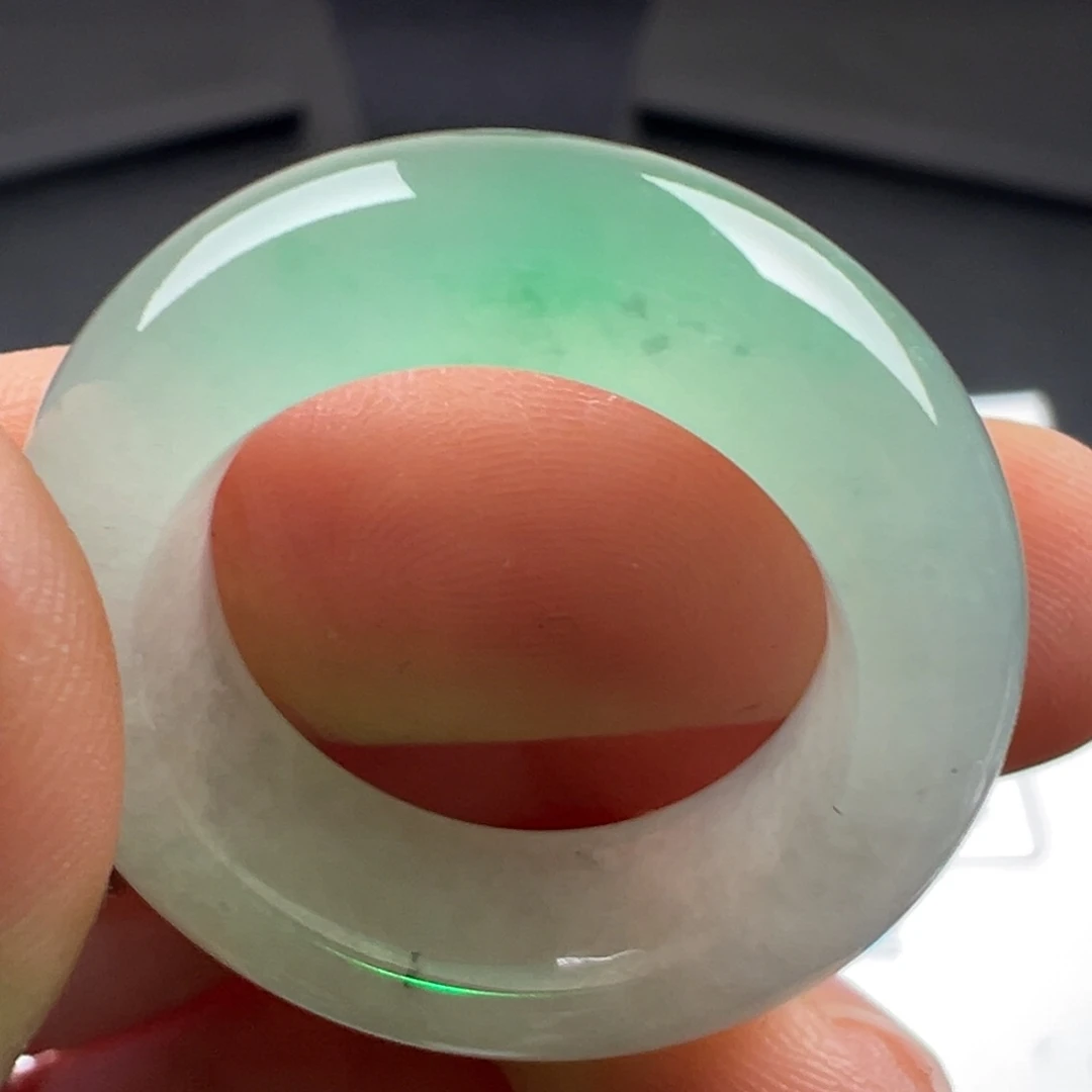 翡翠未镶嵌颈饰戒指11111