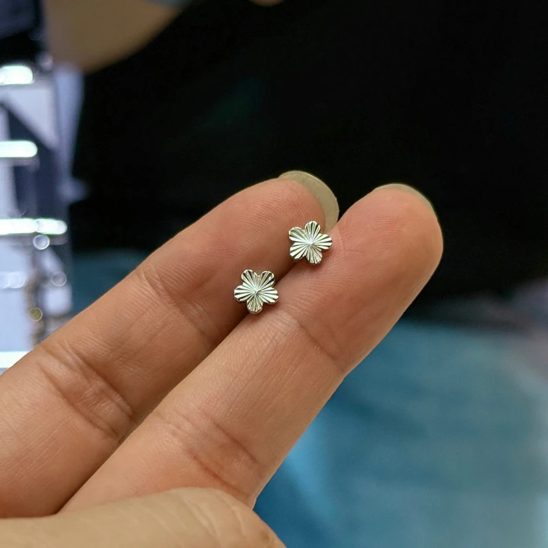 铜合金耳饰 时尚潮流男生配饰五半花耳钉男款痞帅单只高级感耳钉