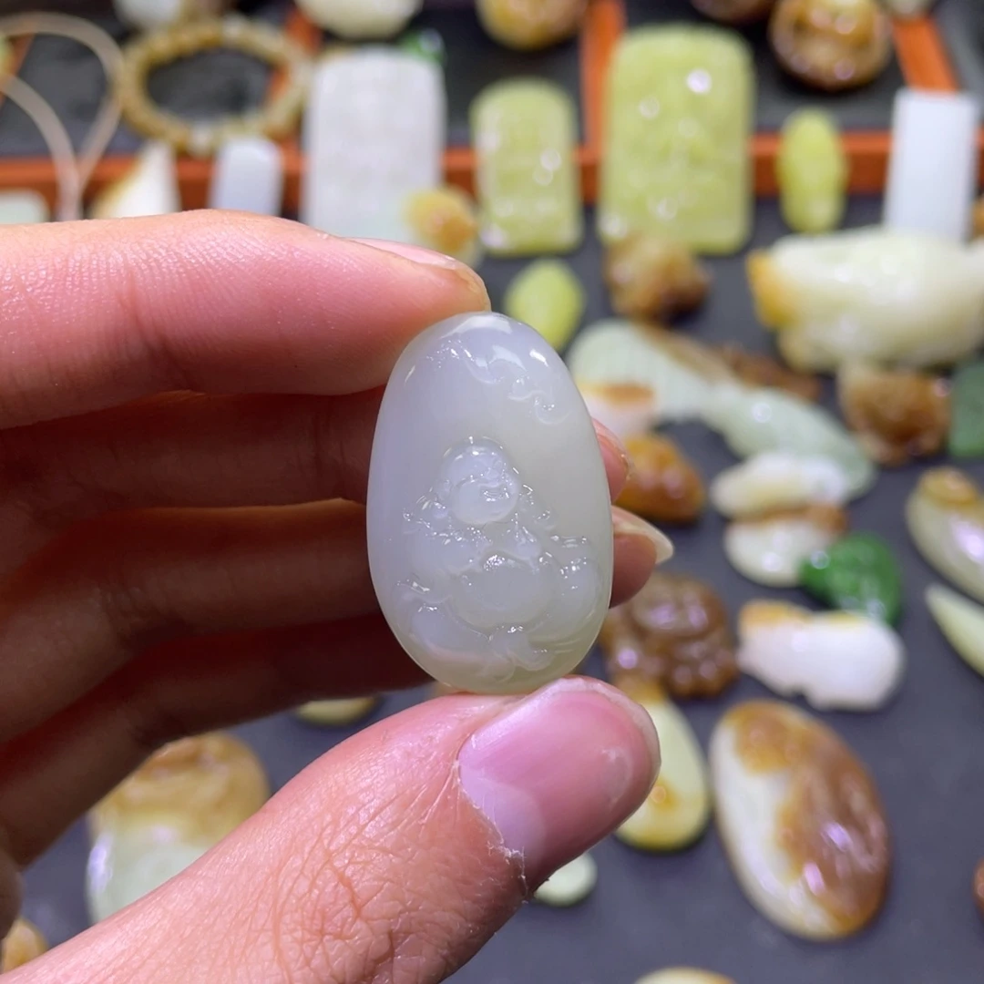 颈饰未镶嵌和田玉且末料佛公