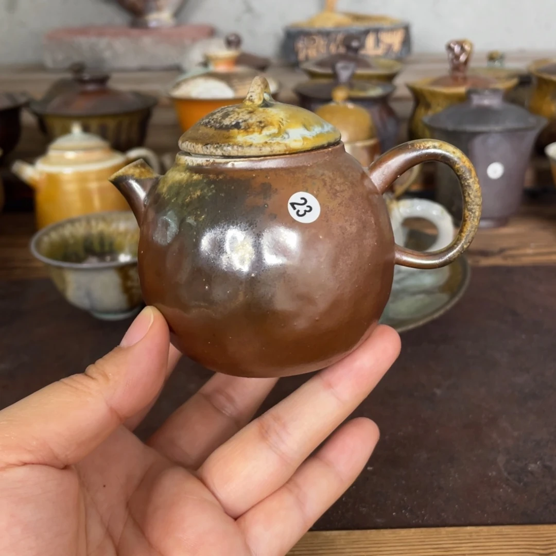 23陶泥。 柴烧。 默认微瑕