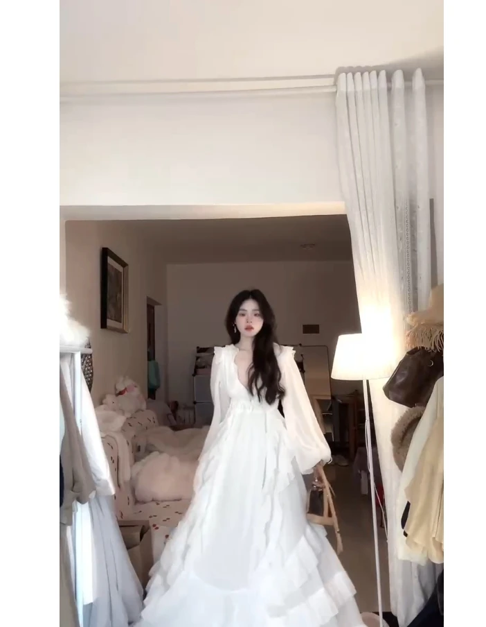 【B Y】纯欲风重工不规则荷叶边仙气大摆连衣裙V领仙女裙度假长裙