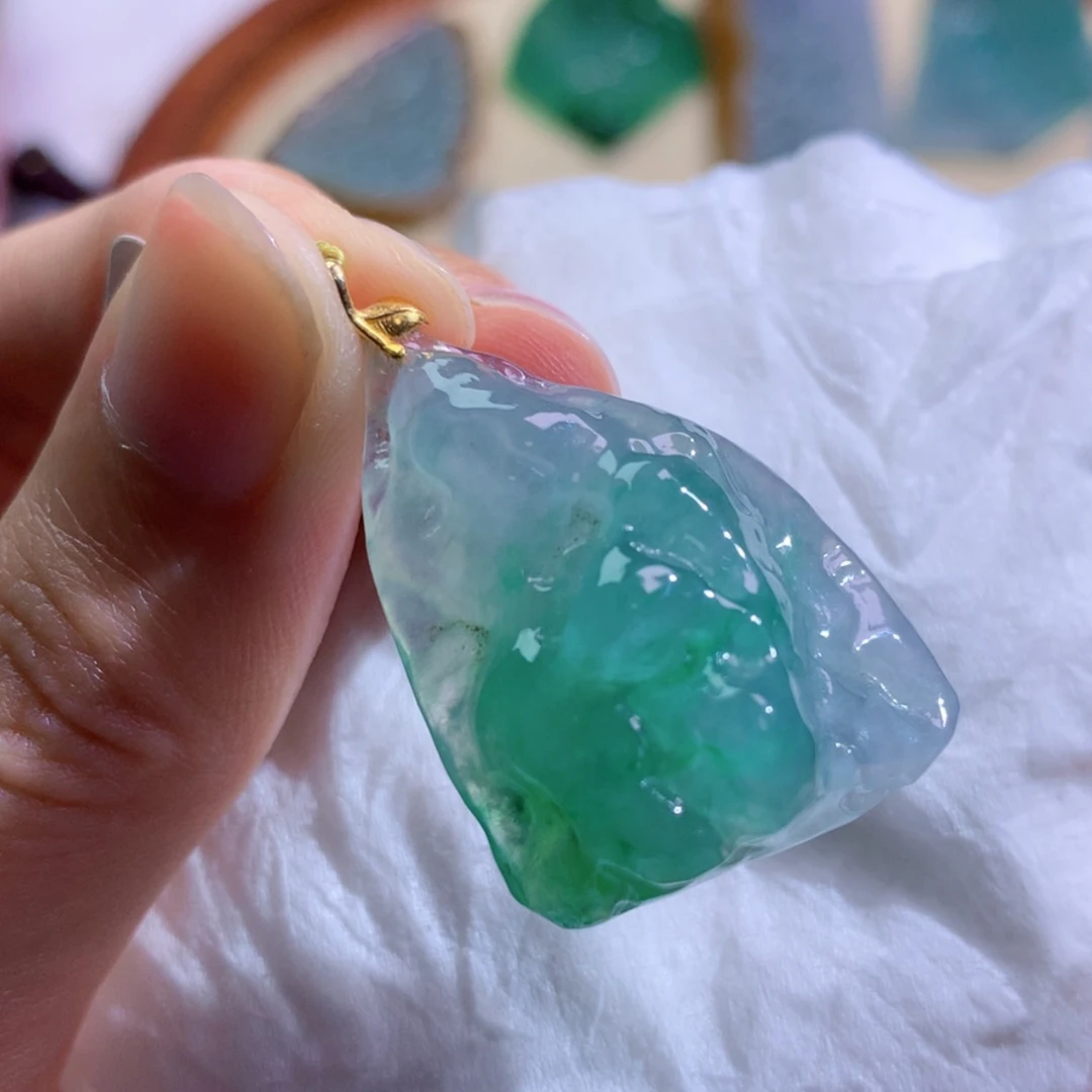 【闪购商品】翡翠挂件未镶嵌