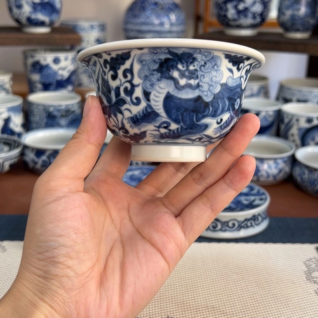 景德镇纯手绘狮子压手