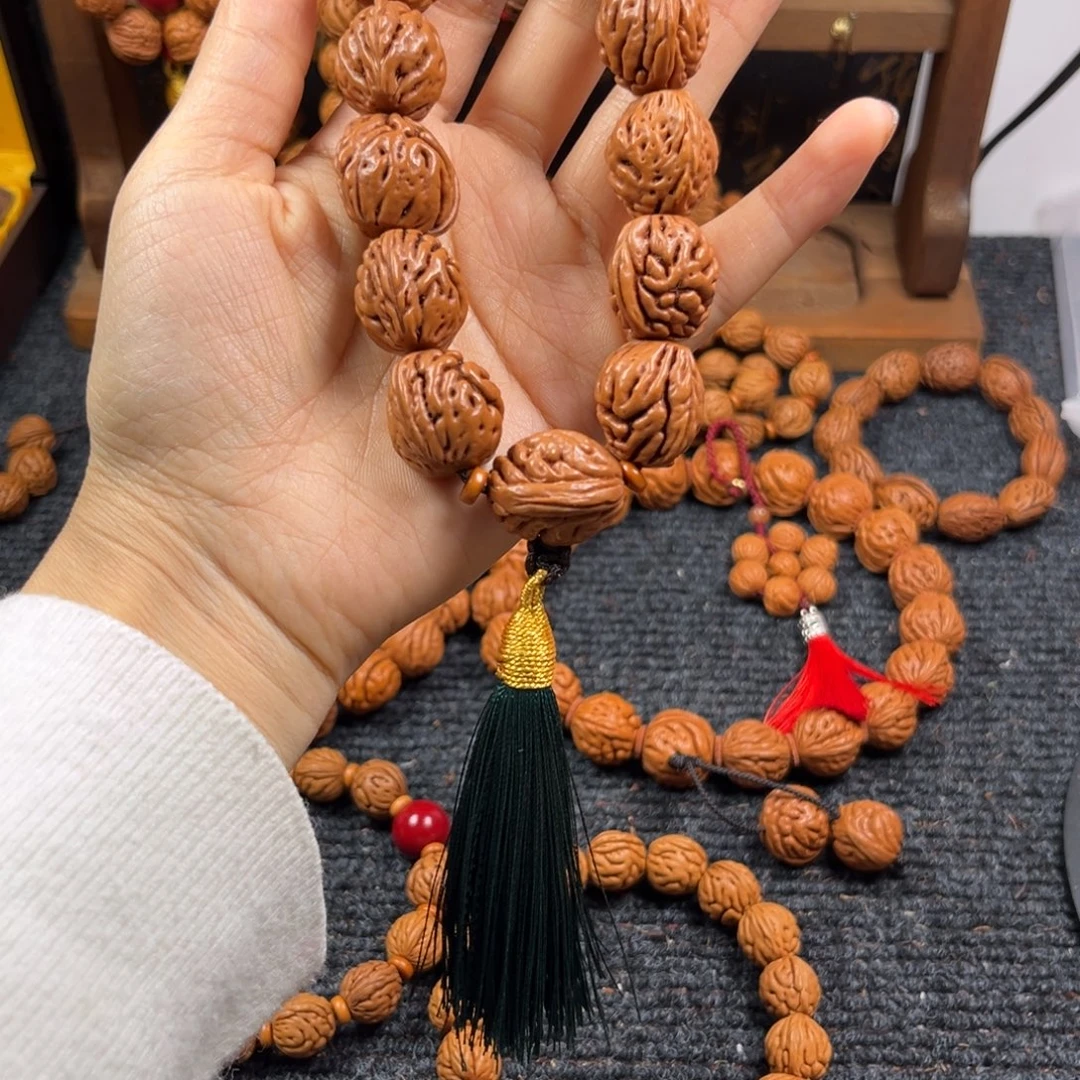 吊坠桃核桃枭手持L7