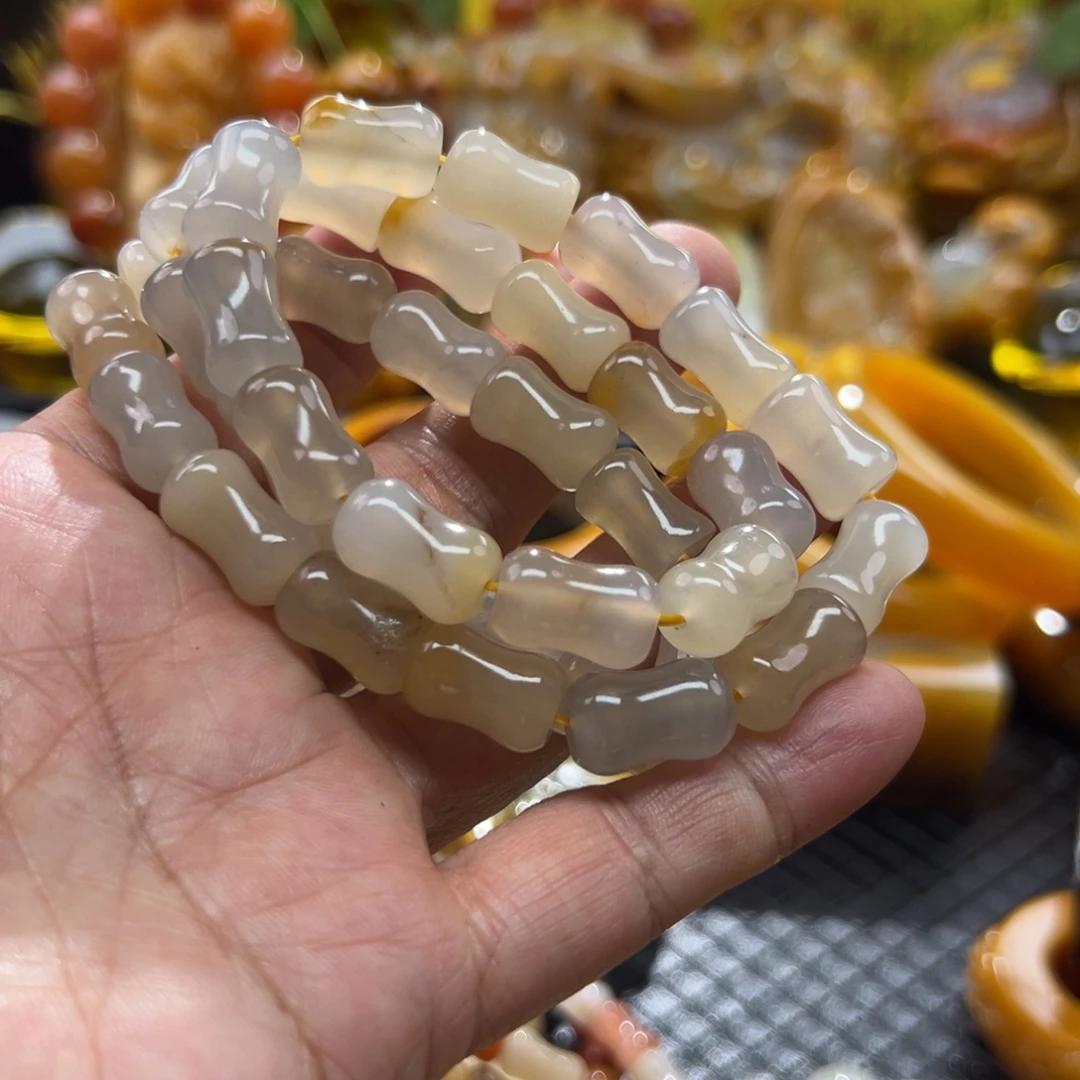 石英质玉未镶嵌颈饰