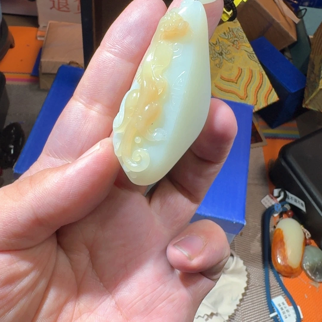 和田玉（糖玉）未镶嵌颈饰