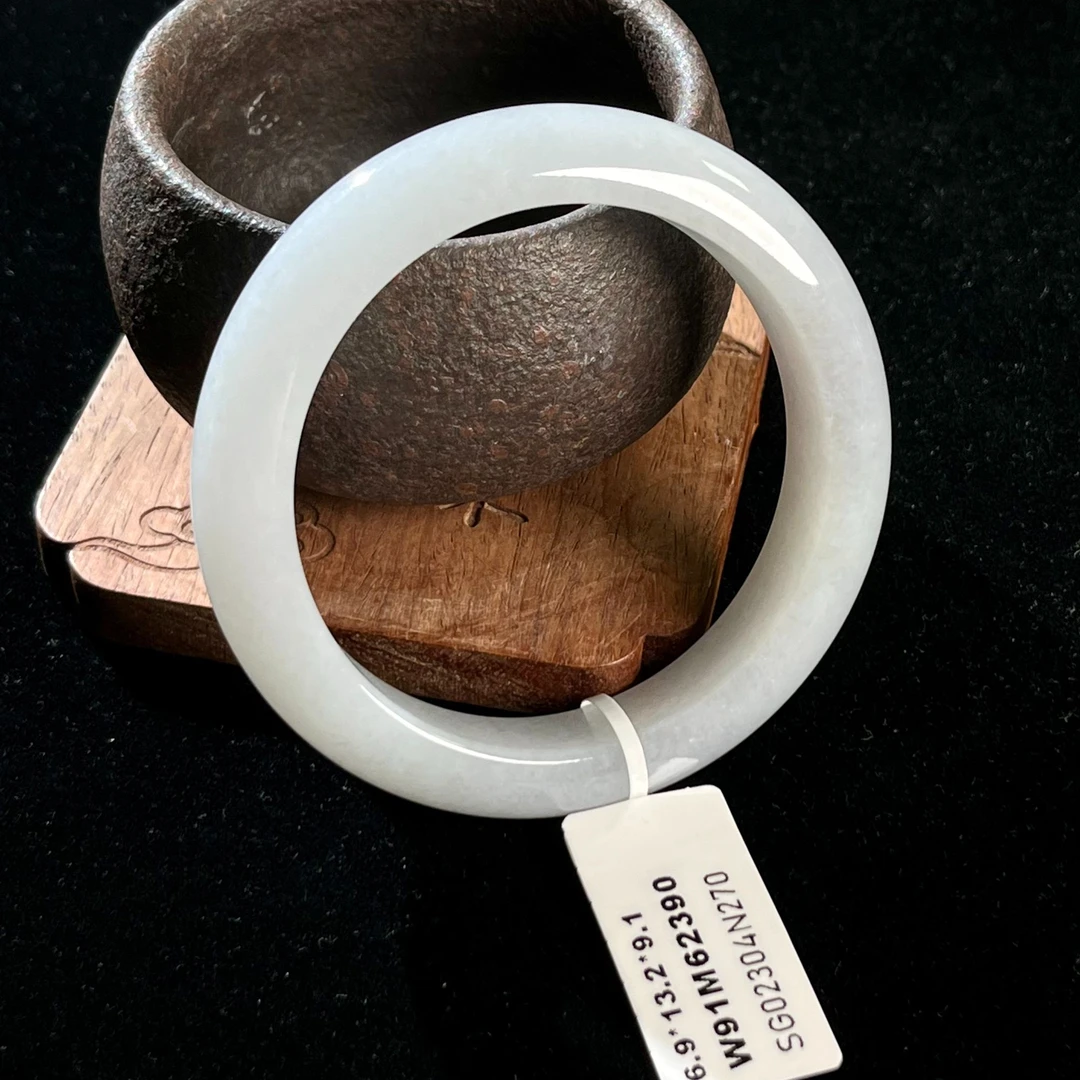 天然翡翠手镯56.9