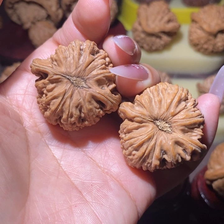 文玩核桃吊坠全品球白37.5