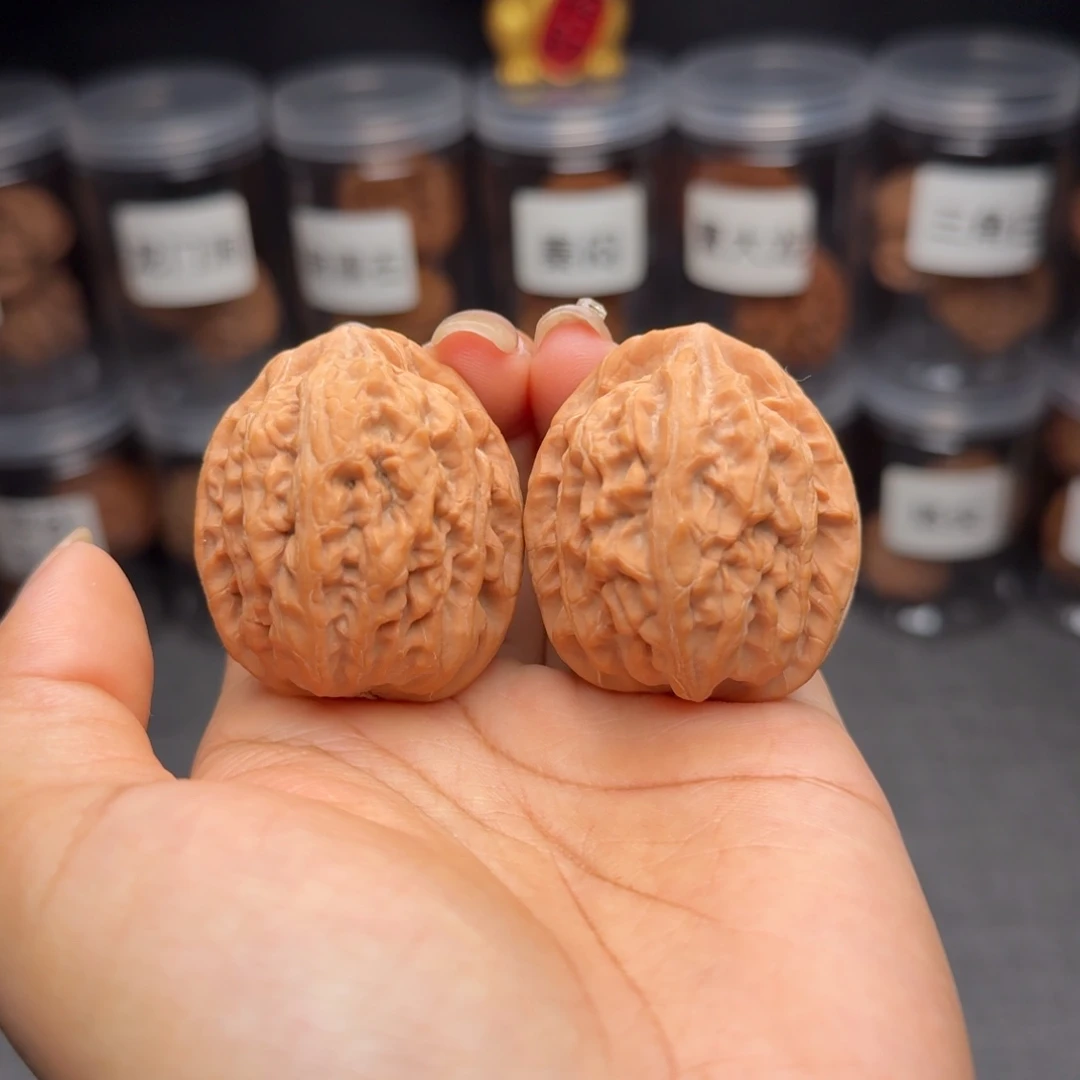 文玩核桃把件红锦鲤