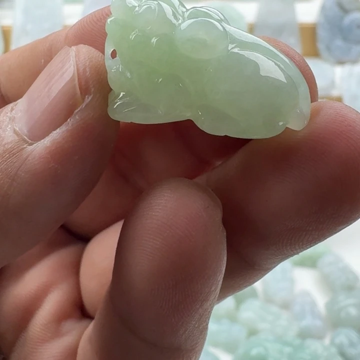 翡翠未镶嵌颈饰天然缅甸A货翡翠