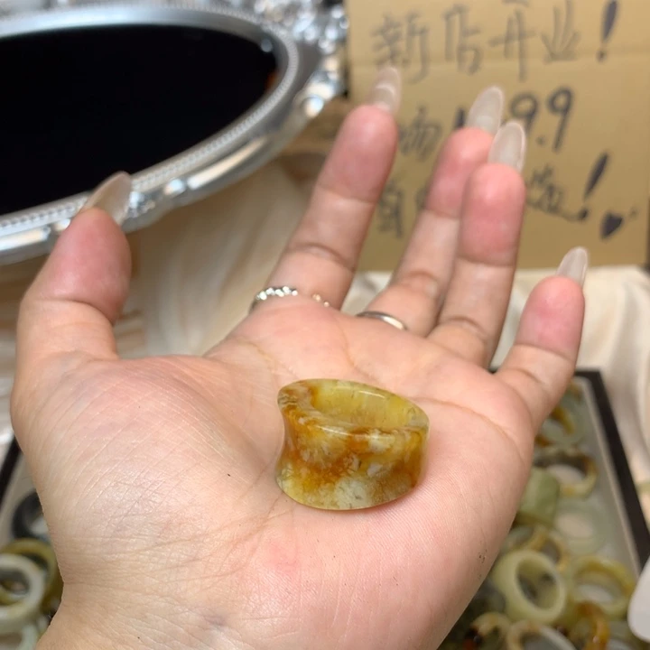 闻***规合金蛇纹石玉戒指
