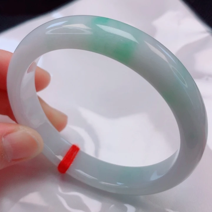 翡翠手镯未镶嵌61。62