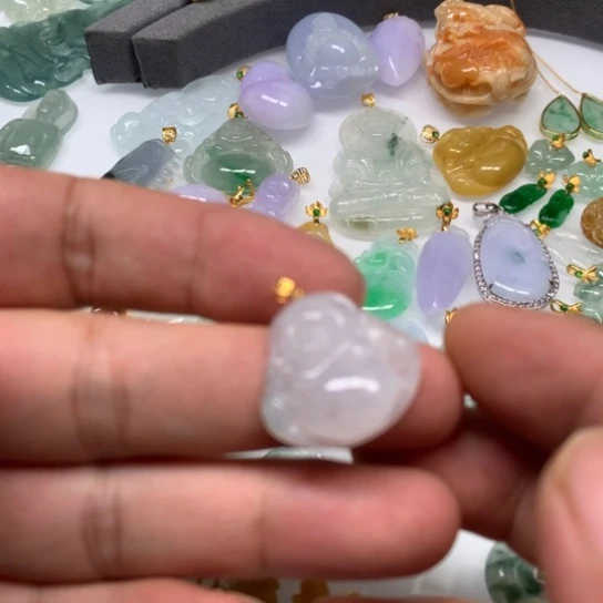 翡翠颈饰未镶嵌翡翠