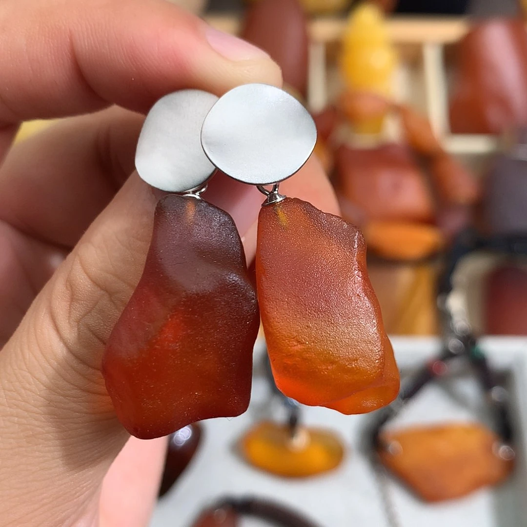 蜜蜡裸石未镶嵌在