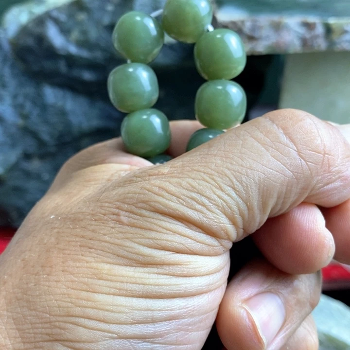 名***哥蛇纹石玉未镶嵌珠宝岫玉原石蛇纹石玉