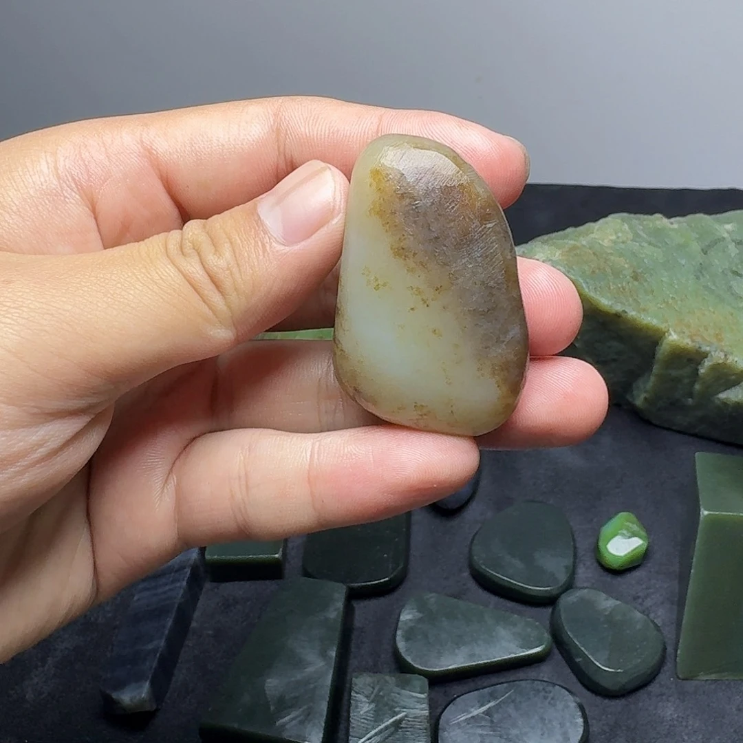 足铂镶嵌和田玉（糖玉）珠宝半成品