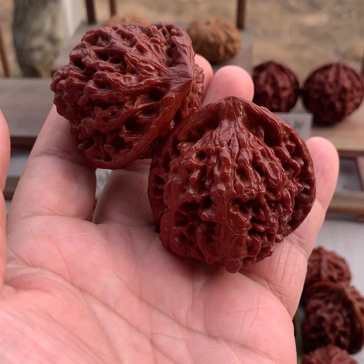 文玩核桃把件杨****。官帽