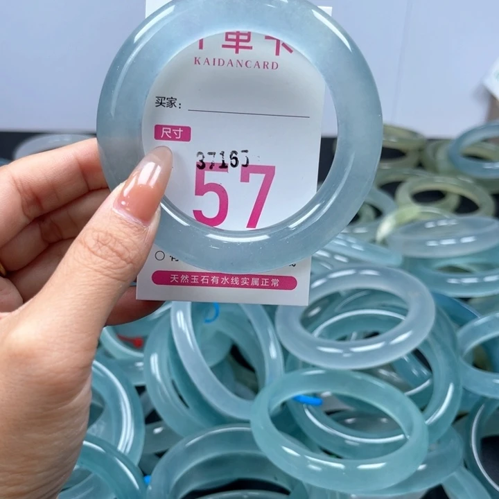 石英岩玉手镯未镶嵌
