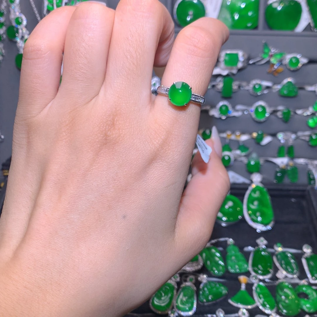 翡翠戒指9K金镶嵌蛋面