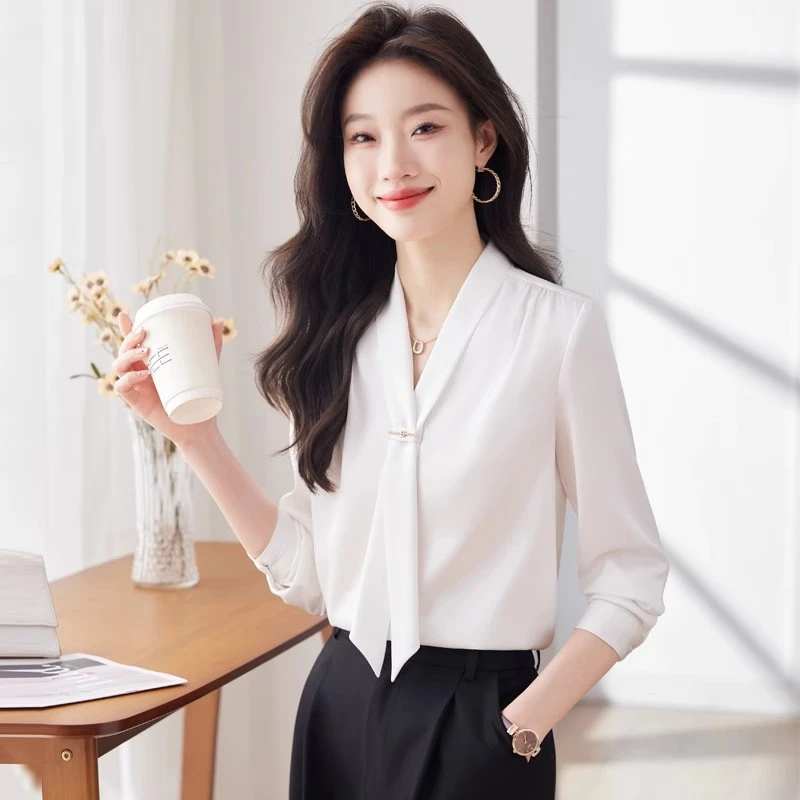 新款飘带领时尚白衬衫女大码气质衬衣设计感小众春夏职业别致上衣