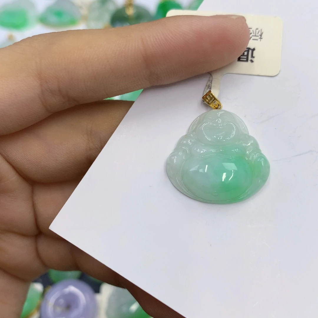 翡翠18K金镶嵌颈饰翡翠