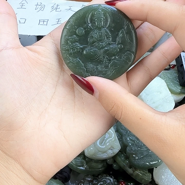 颈饰未镶嵌和田玉