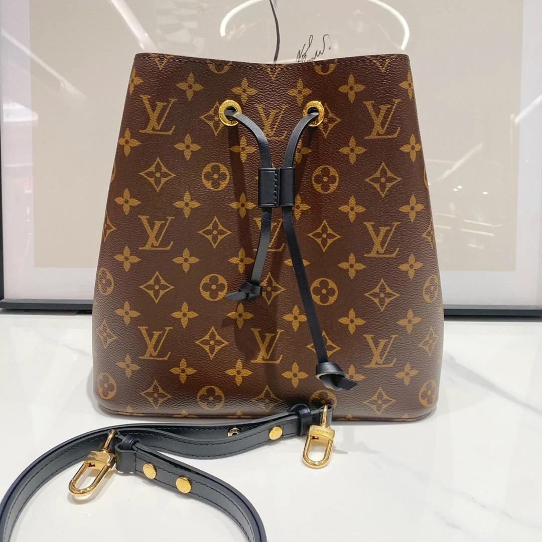 未使用 LouisVuitton/路易威登 lv黑水桶 单肩斜挎包