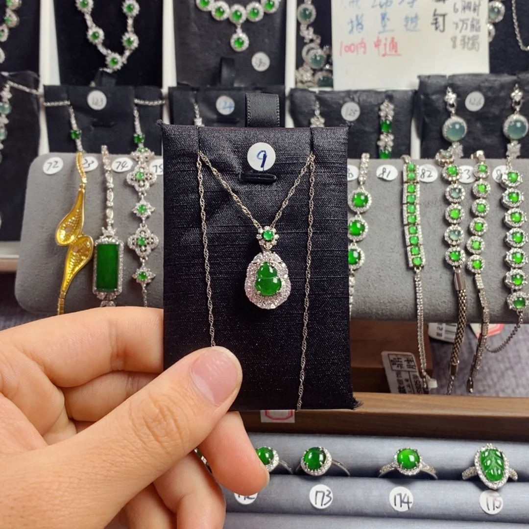 翡翠颈饰银S925镶嵌翡翠