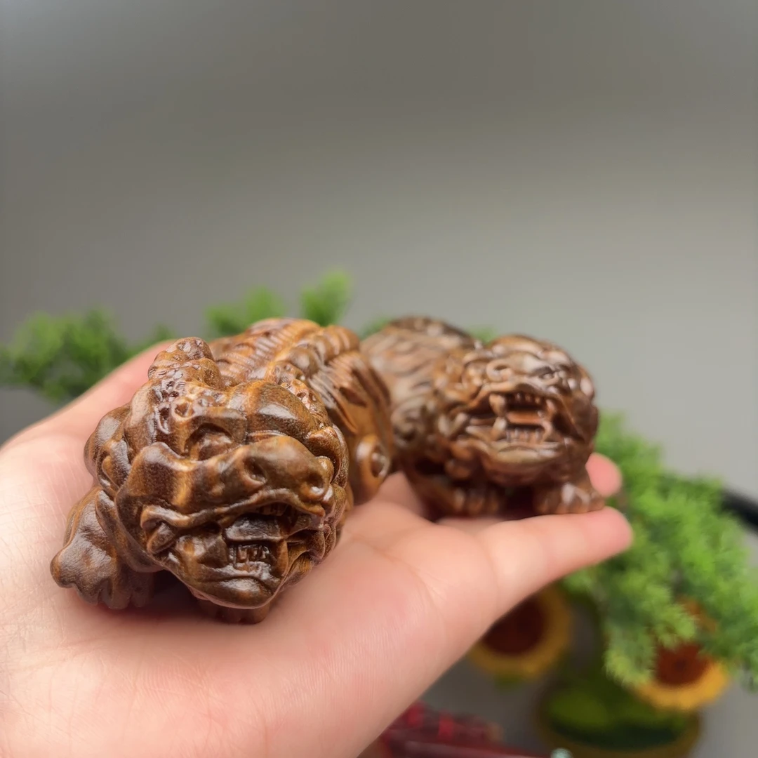 绿檀木保健貔貅抱球有求必应招财转运实木按摩球手把件摆件