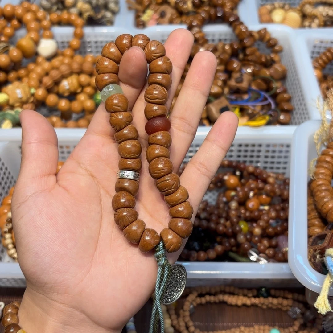 吊坠白玉菩提龙纹桃核大肠