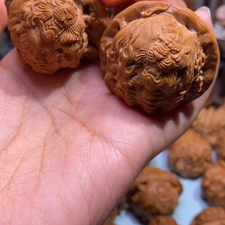 【闪购商品】核桃手串/手链主****刷虎鹤双行