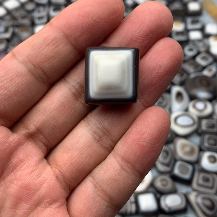 游****玛瑙/玉髓颈饰合金