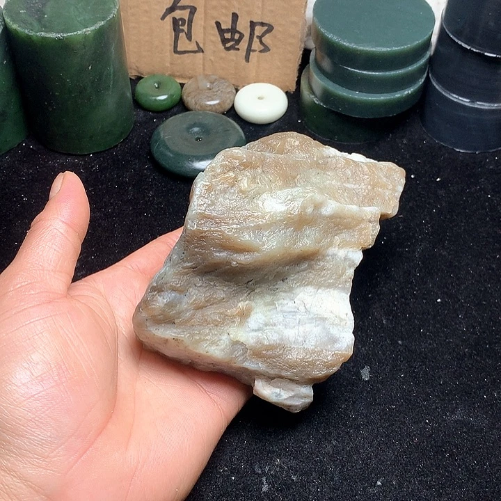 和田玉（糖玉）未镶嵌珠宝奇石