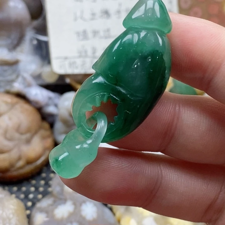 石英质玉颈饰未镶嵌有瑕