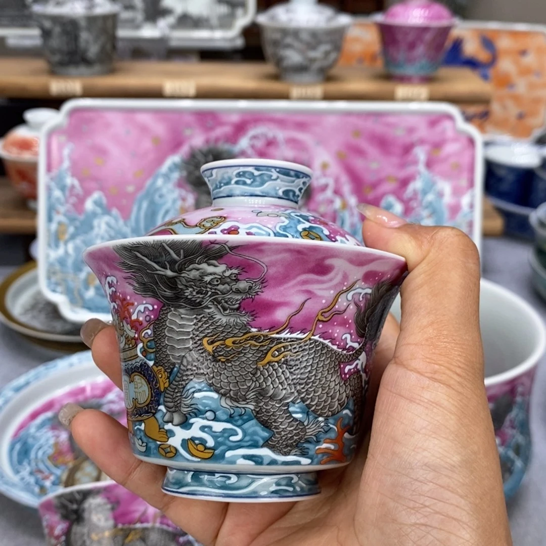 景德镇粉彩麒麟盖碗1只