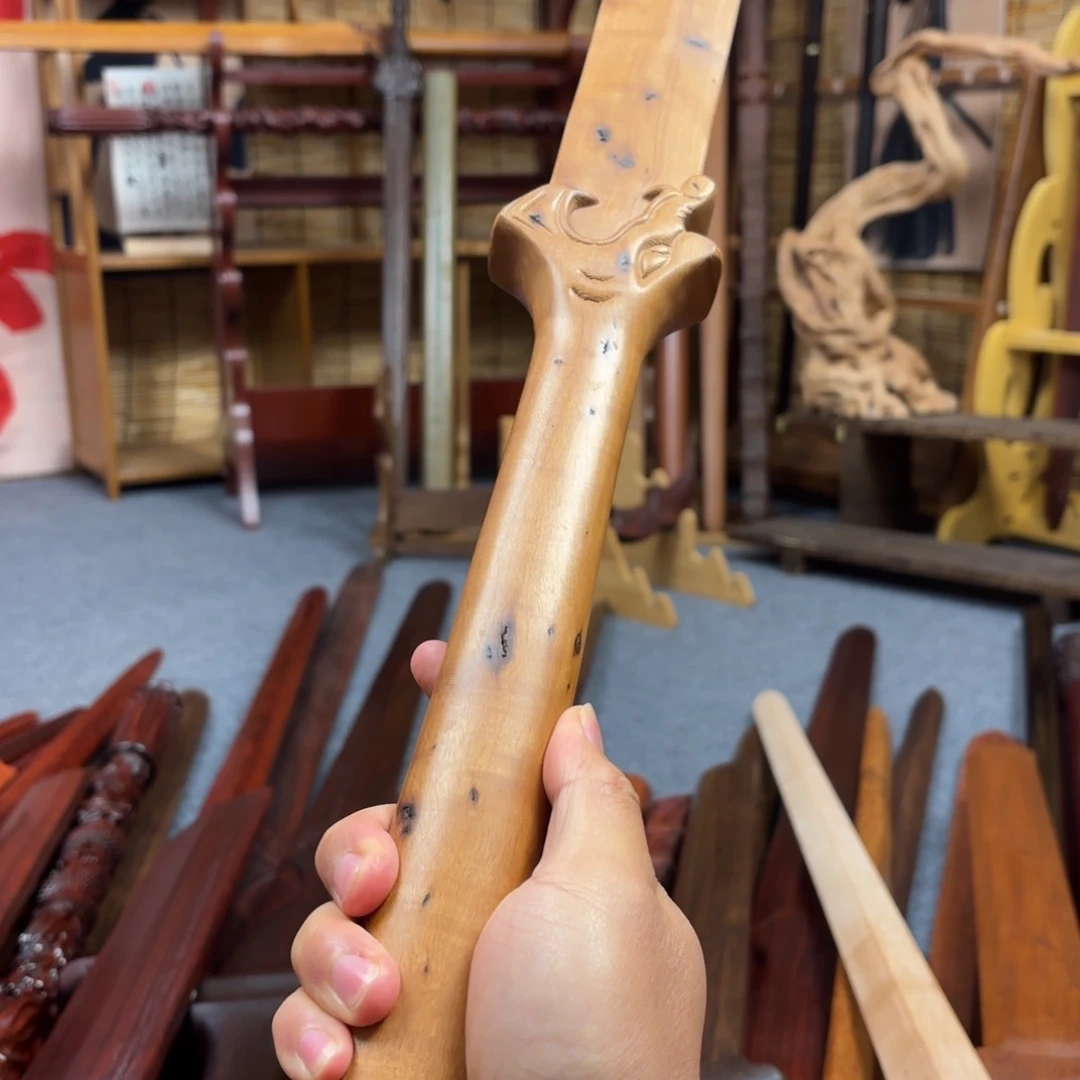 70 公分 雷击枣木龙头双手残剑一把