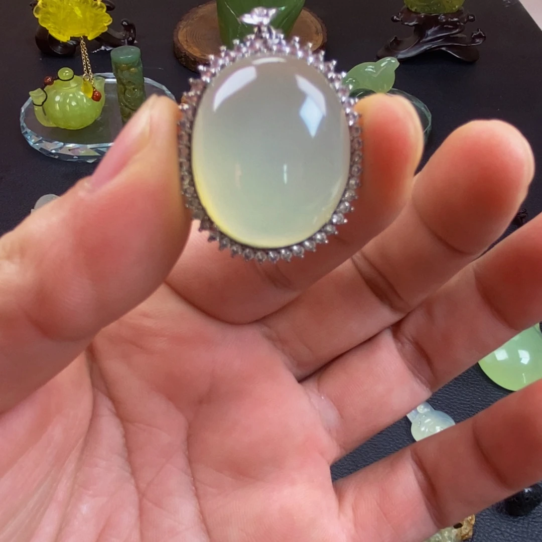 蛇纹石玉合金颈饰