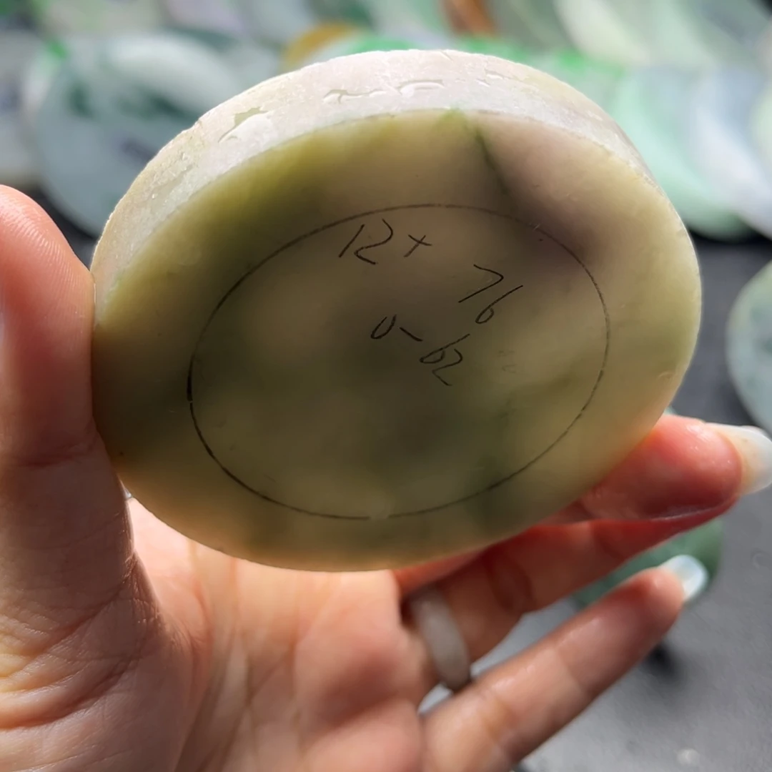 定制翡翠未镶嵌手镯放漏