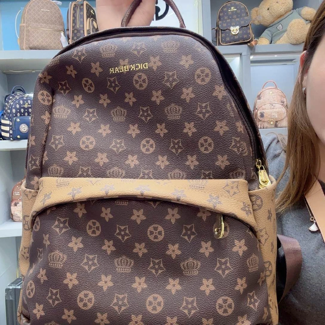 PVC9851梅花咖撞色双肩背包42高