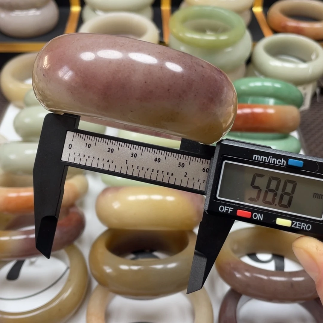 石英岩玉未镶嵌手镯
