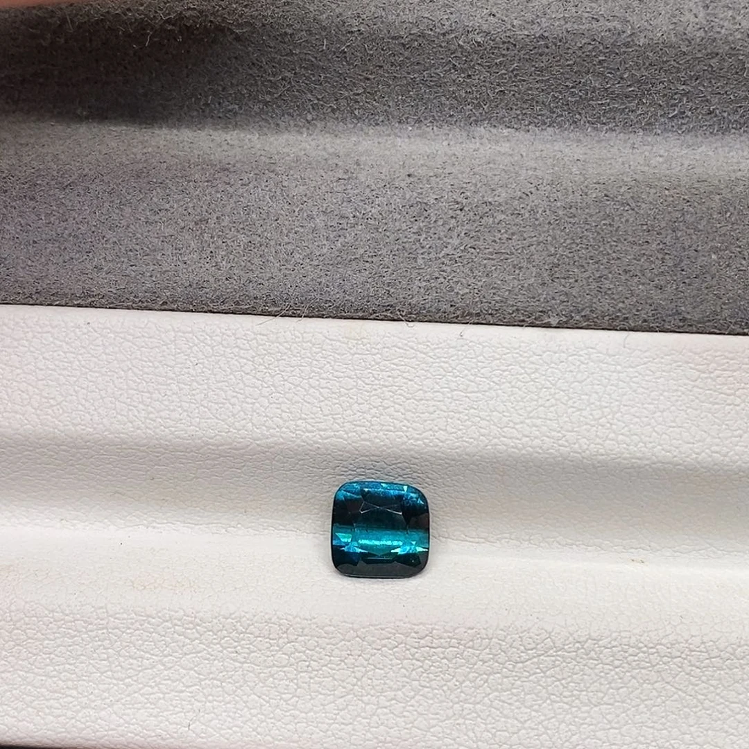 裸石碧玺未镶嵌1.58克拉天然拉贡碧玺