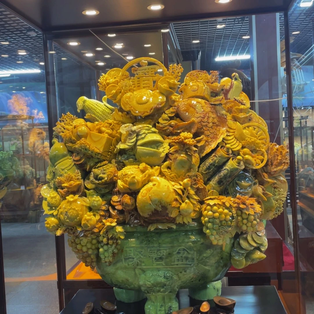 蛇纹石玉未镶嵌摆件