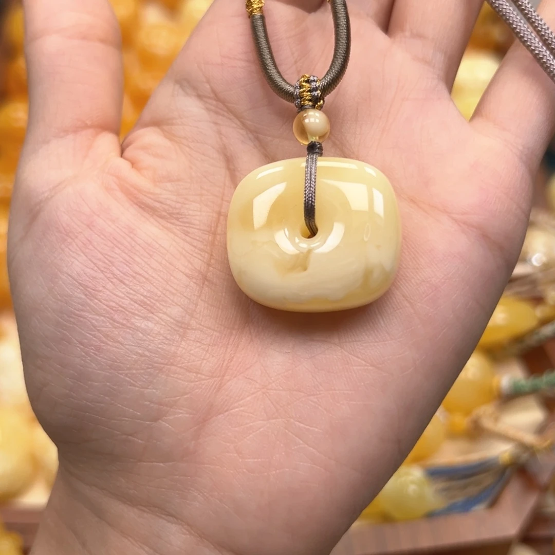 ****云琥珀颈饰未镶嵌蜜蜡