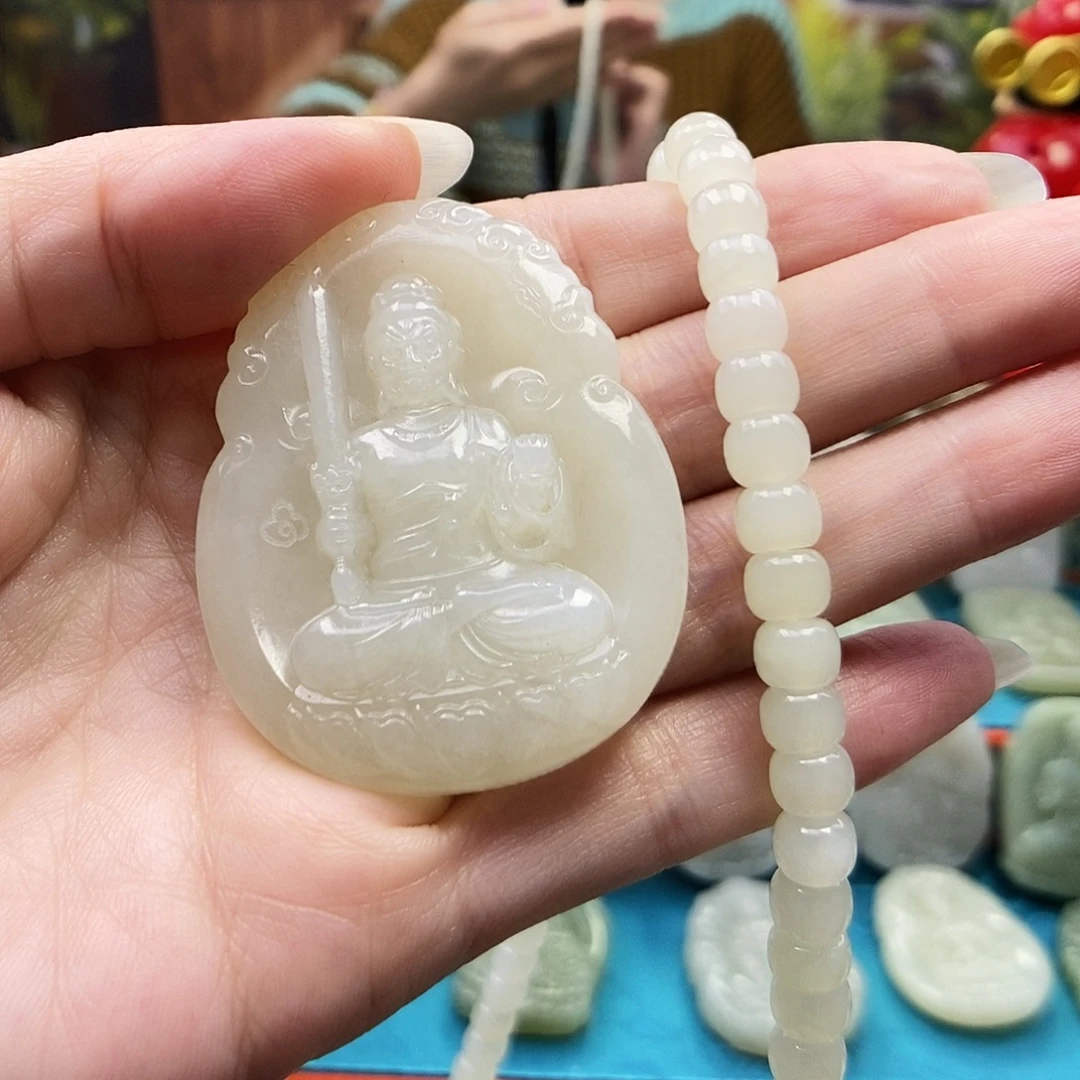 ****哥和田玉未镶嵌颈饰