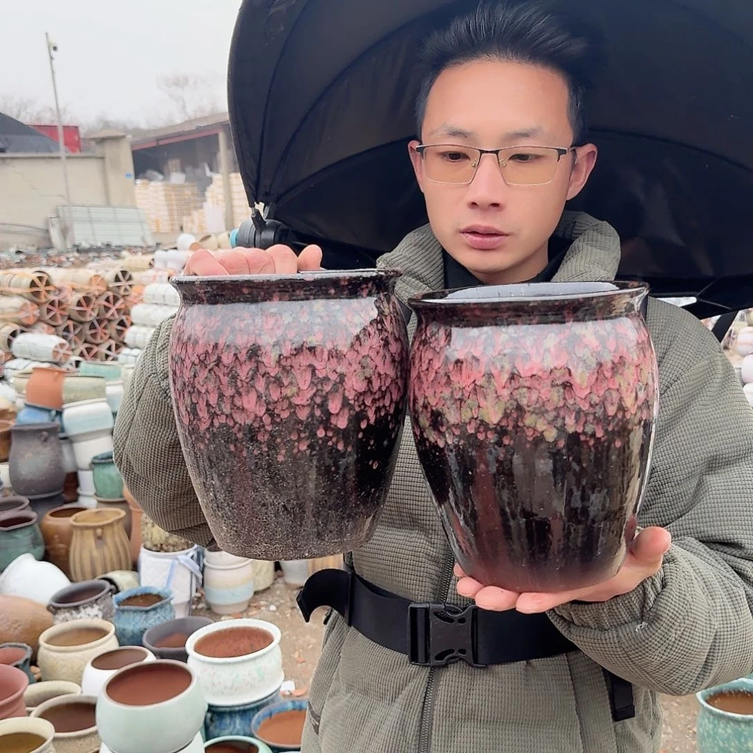 紫砂花盆口17高20（两个红色