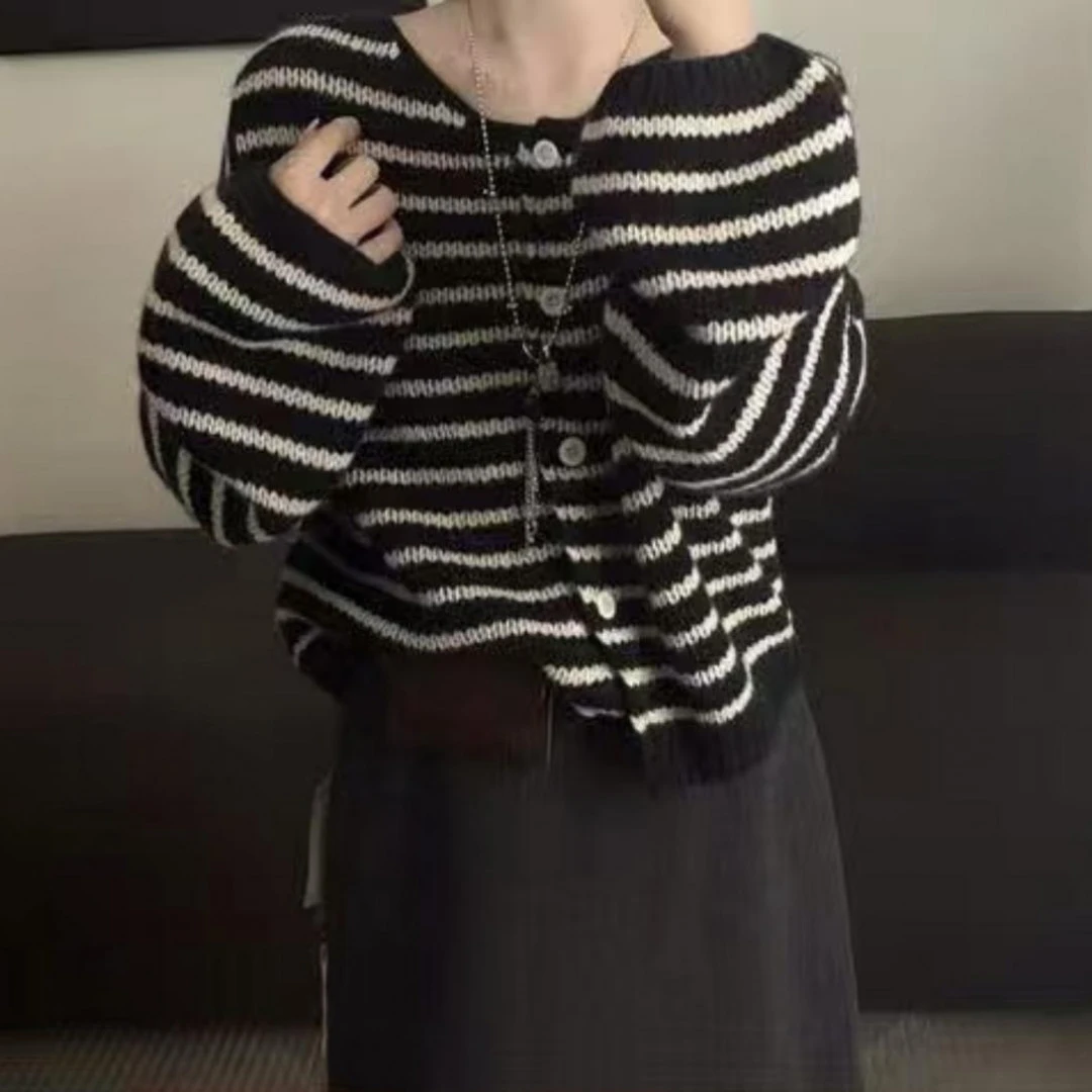 【粉风】东大门.MUCH MORE单排扣毛衣开衫