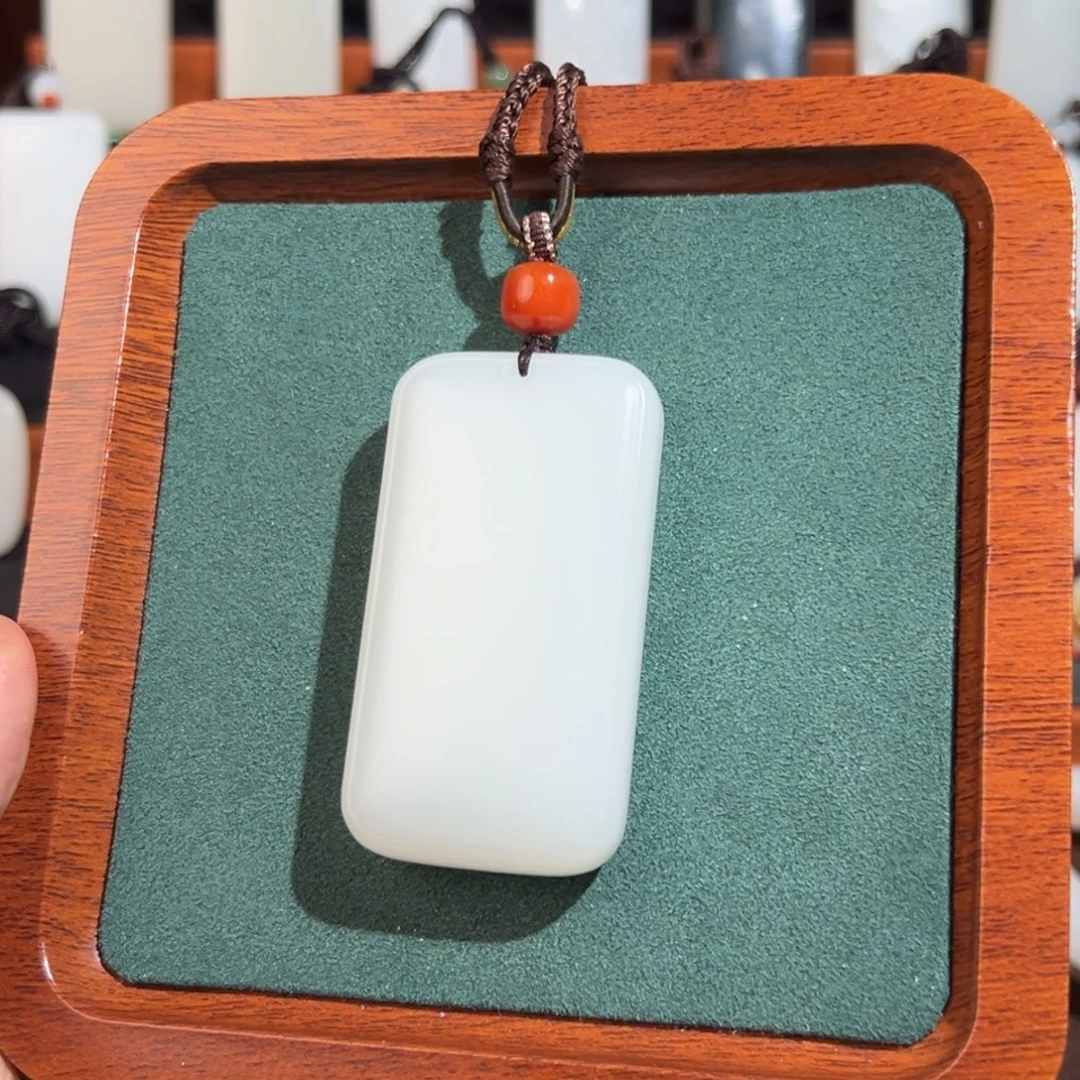 S***a和田玉未镶嵌颈饰