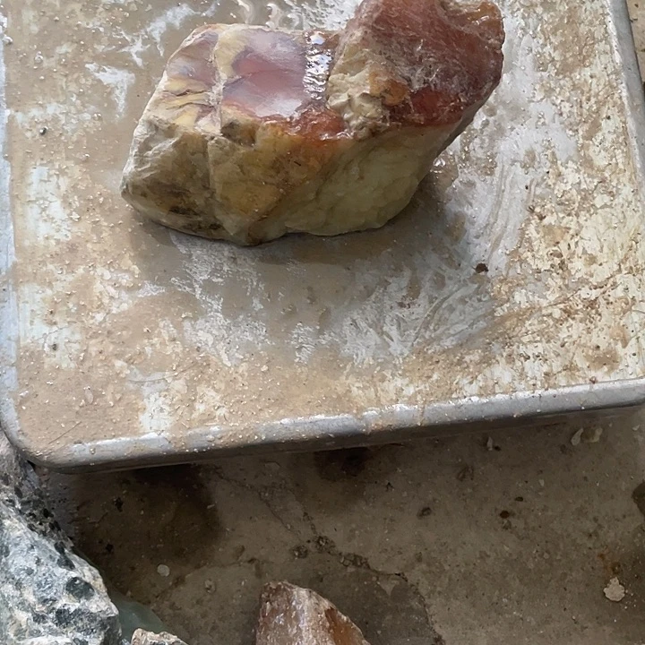 雷***缝蛇纹石玉未镶嵌天然岫玉多样性发一