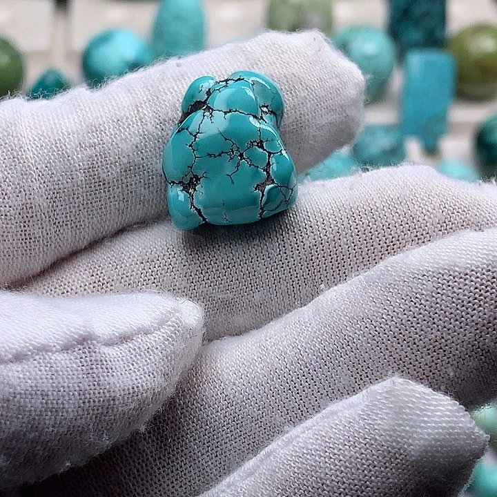 绿松石未镶嵌珠宝奇石5.5克玉化水草纹随形