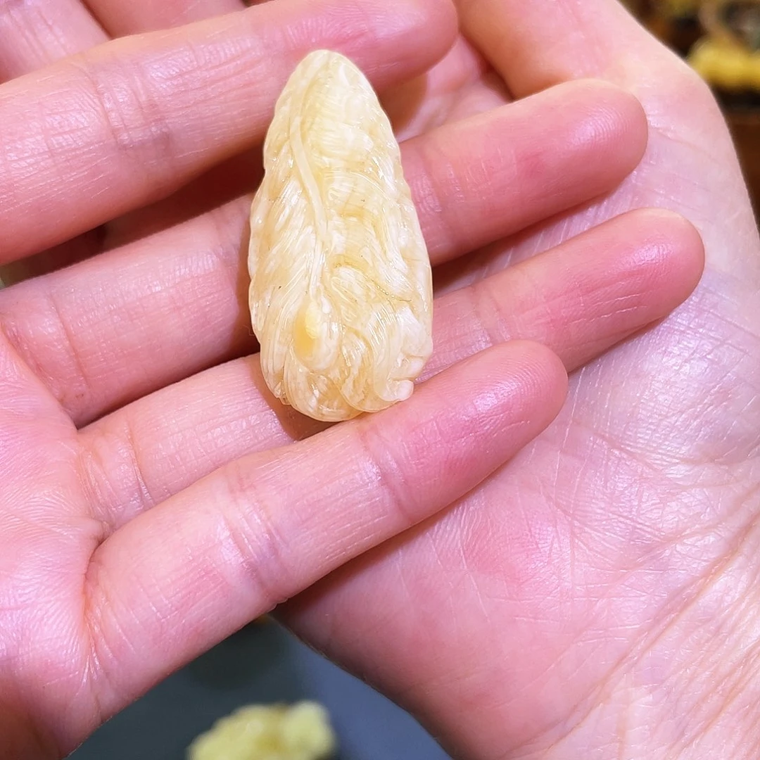 琥珀颈饰未镶嵌蜜蜡吊坠